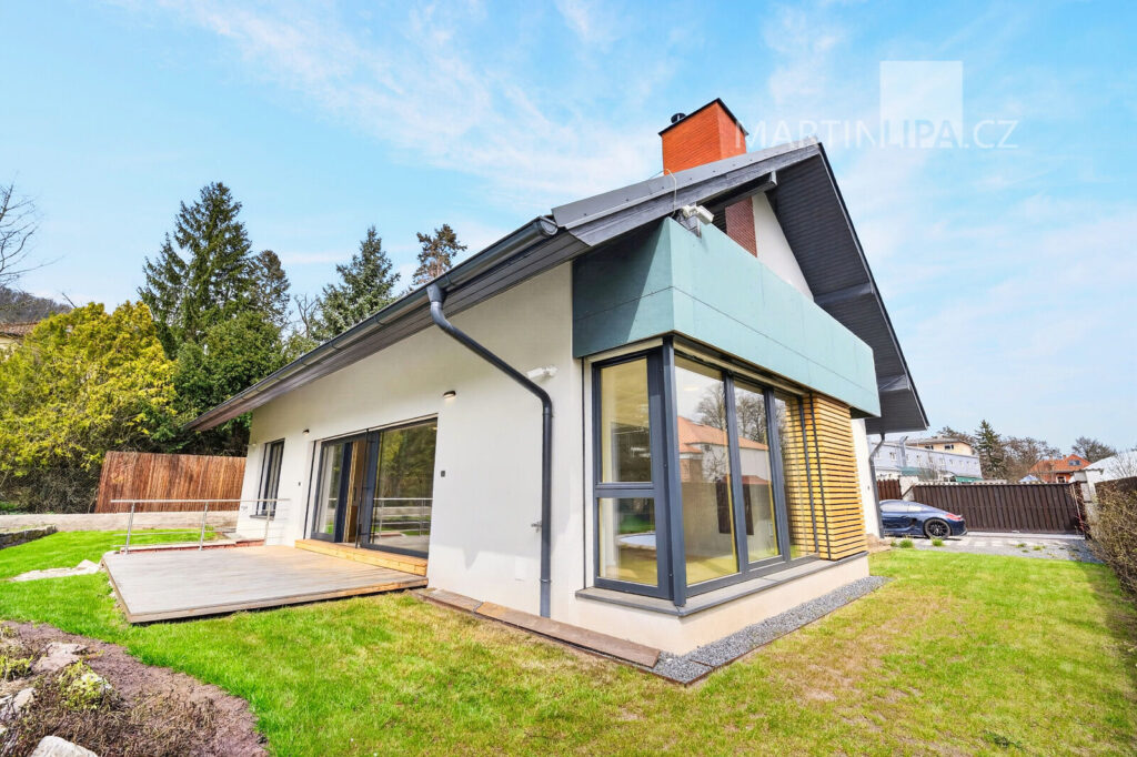 Pronájem fantastického domu v Černošicích