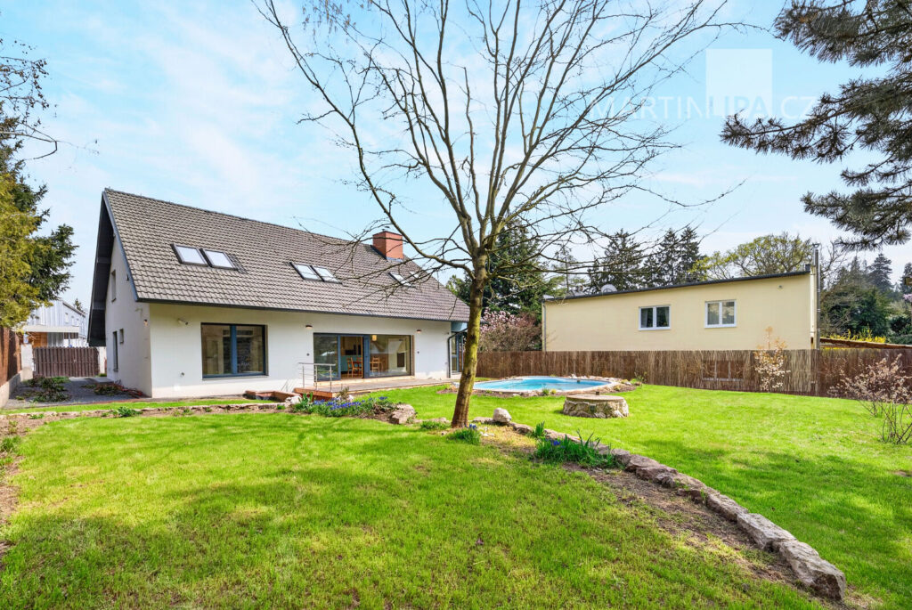 Pronájem fantastického domu v Černošicích