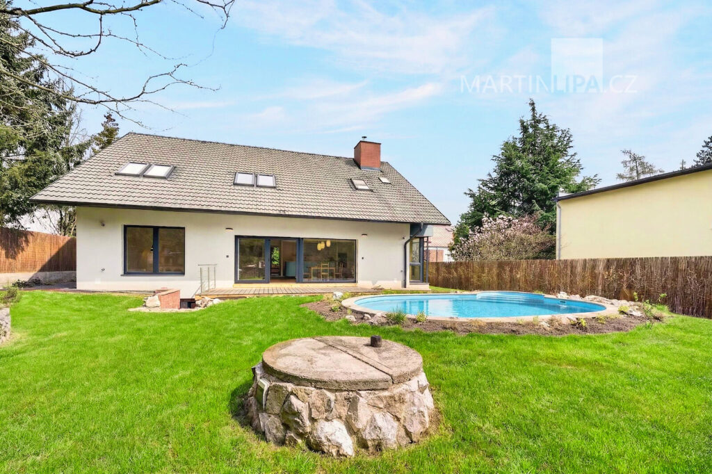 Pronájem fantastického domu v Černošicích