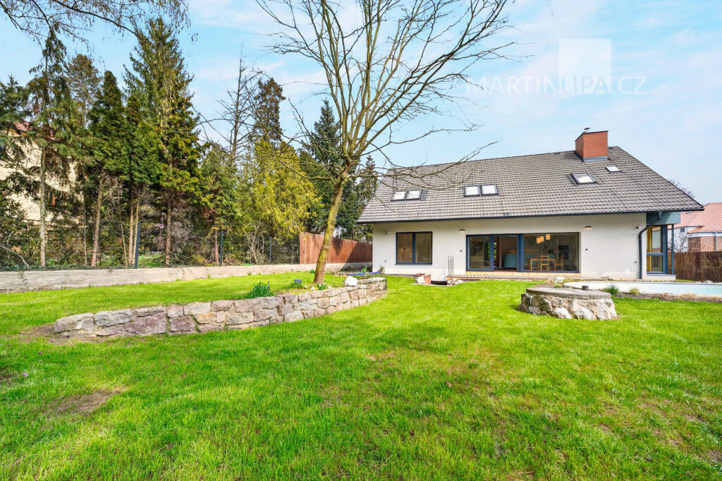 Pronájem fantastického domu v Černošicích