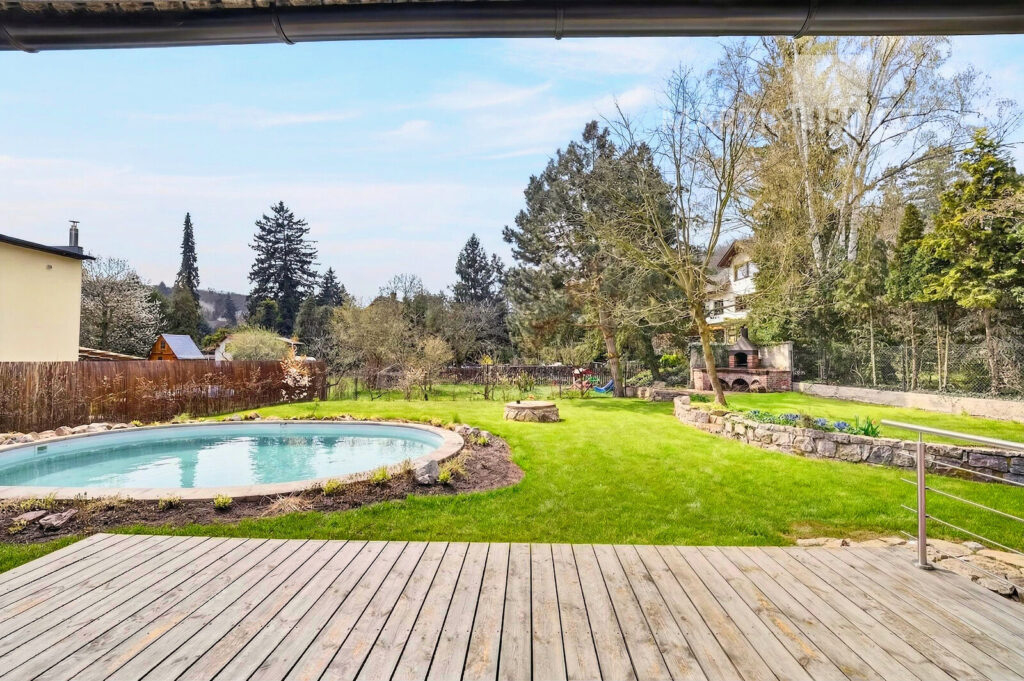 Pronájem fantastického domu v Černošicích