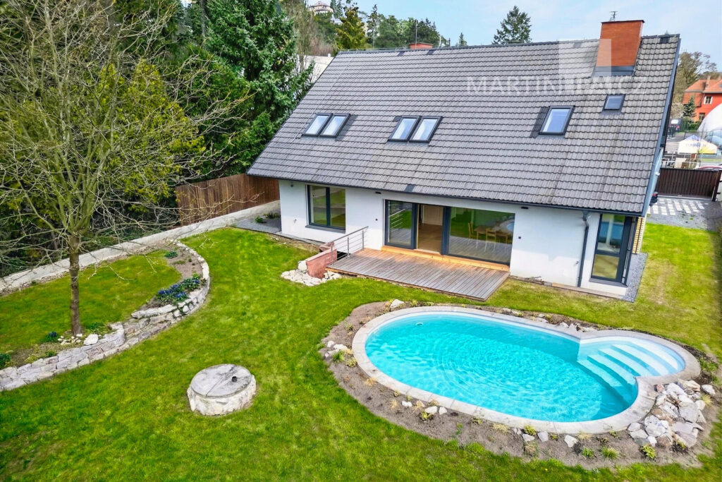 Pronájem fantastického domu v Černošicích