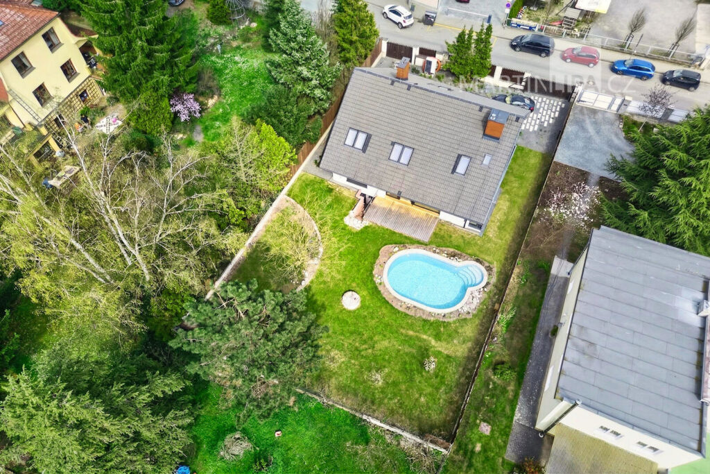 Pronájem fantastického domu v Černošicích