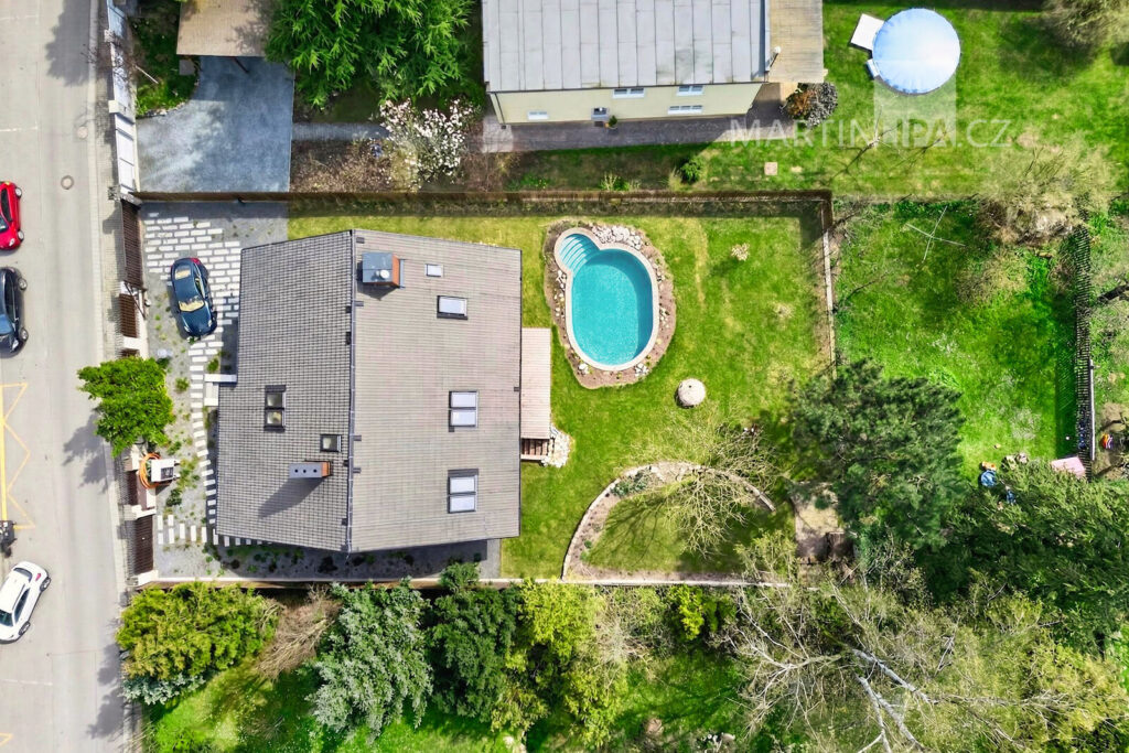 Pronájem fantastického domu v Černošicích