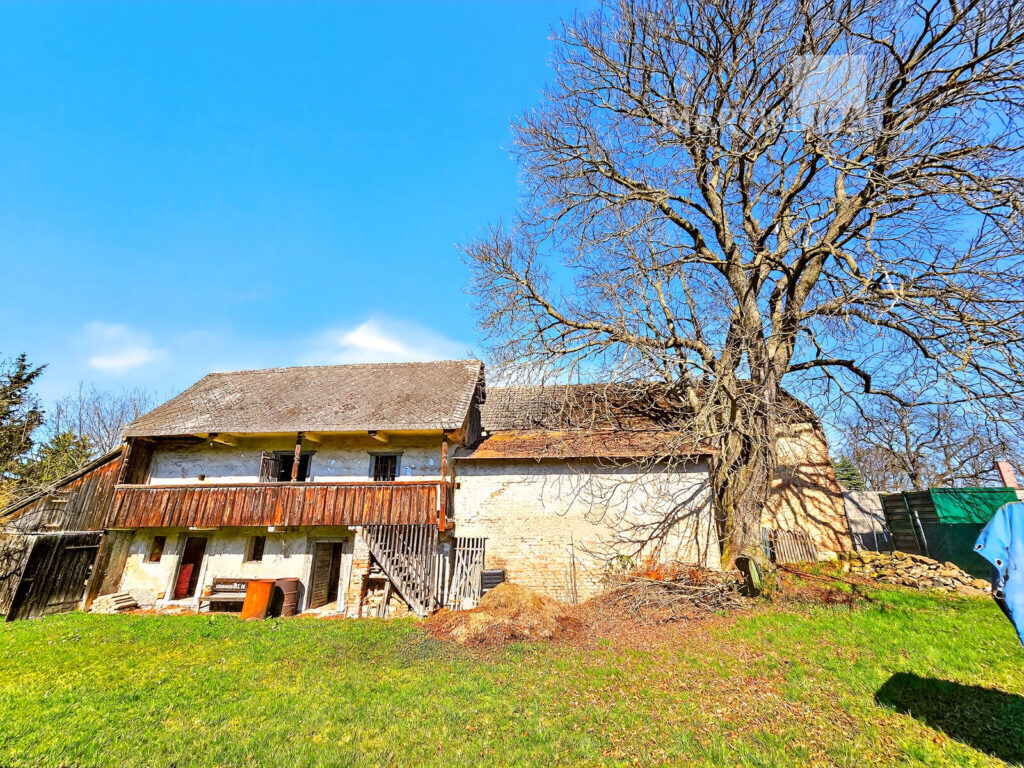 Dolní Stakory – Špýcharový dvorec ke kompletní rekonstrukci