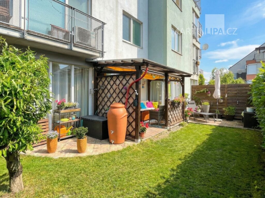 3+kk s předzahrádkou, terasou a parkovacím stáním