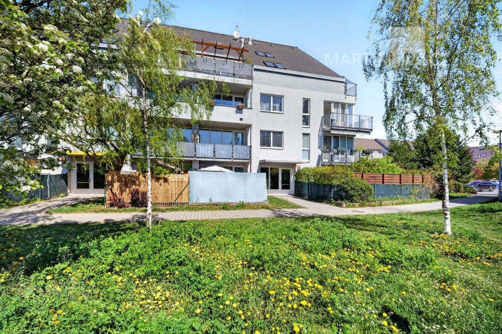 3+kk s předzahrádkou, terasou a parkovacím stáním