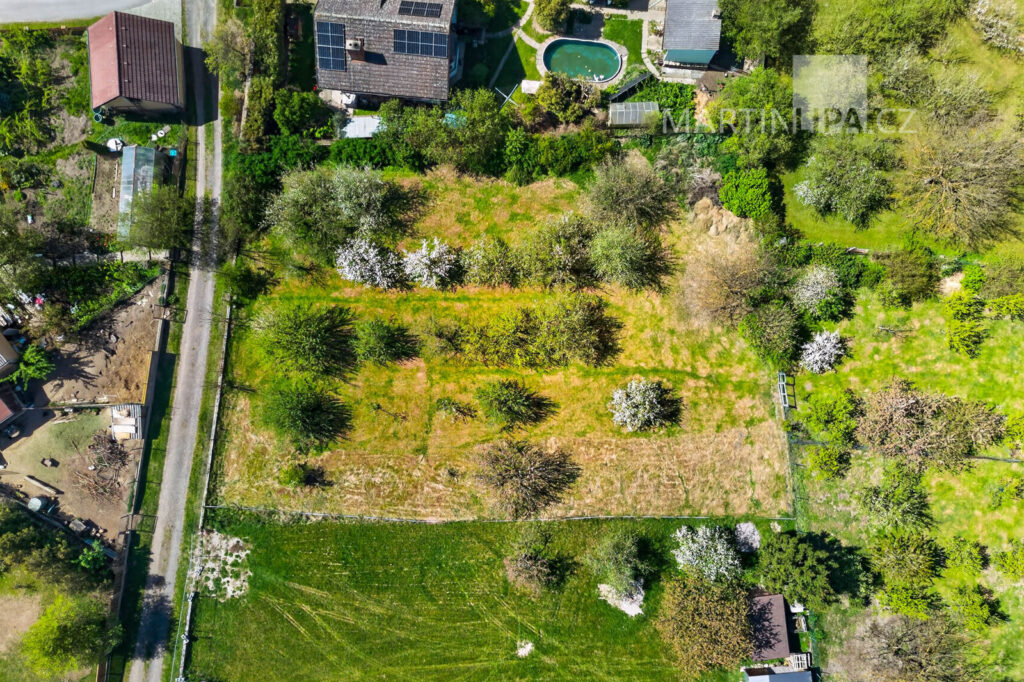 Hostěradice – pozemek 880m2 73/9, 73/6