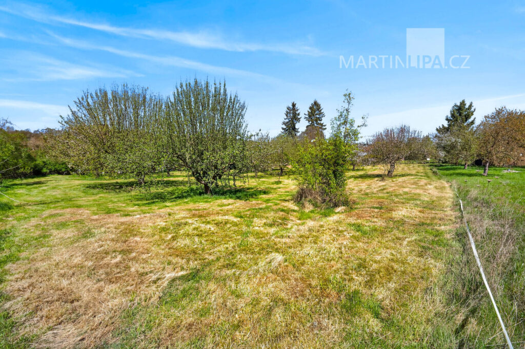 Hostěradice – pozemek 878m2 73/10, 73/7