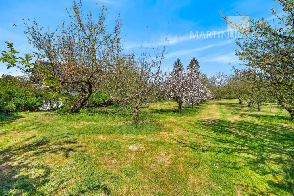 Hostěradice – pozemek 878m2 73/10, 73/7