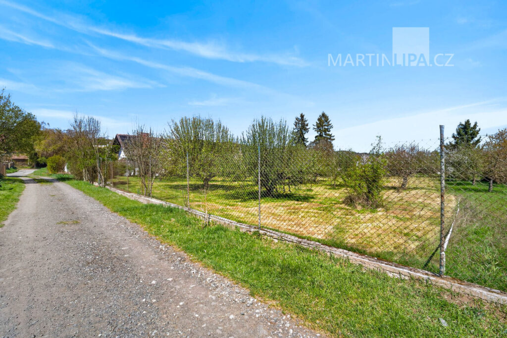 Hostěradice – pozemek 880m2 73/9, 73/6