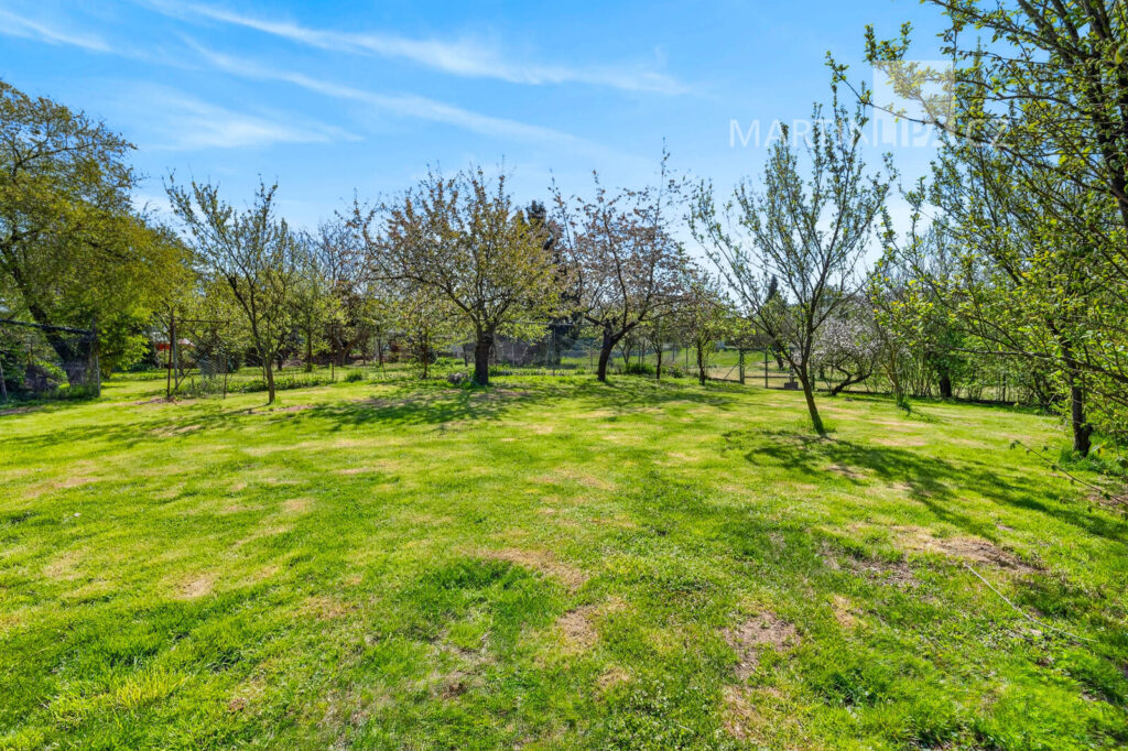 Hostěradice – pozemek 1210m2 73/4, 73/8