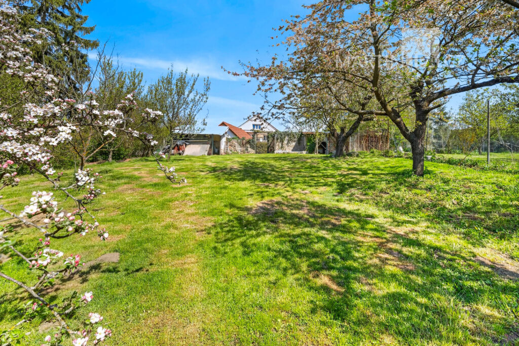 Hostěradice – pozemek 1210m2 73/4, 73/8