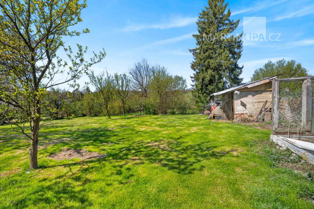 Hostěradice – pozemek 1210m2 73/4, 73/8