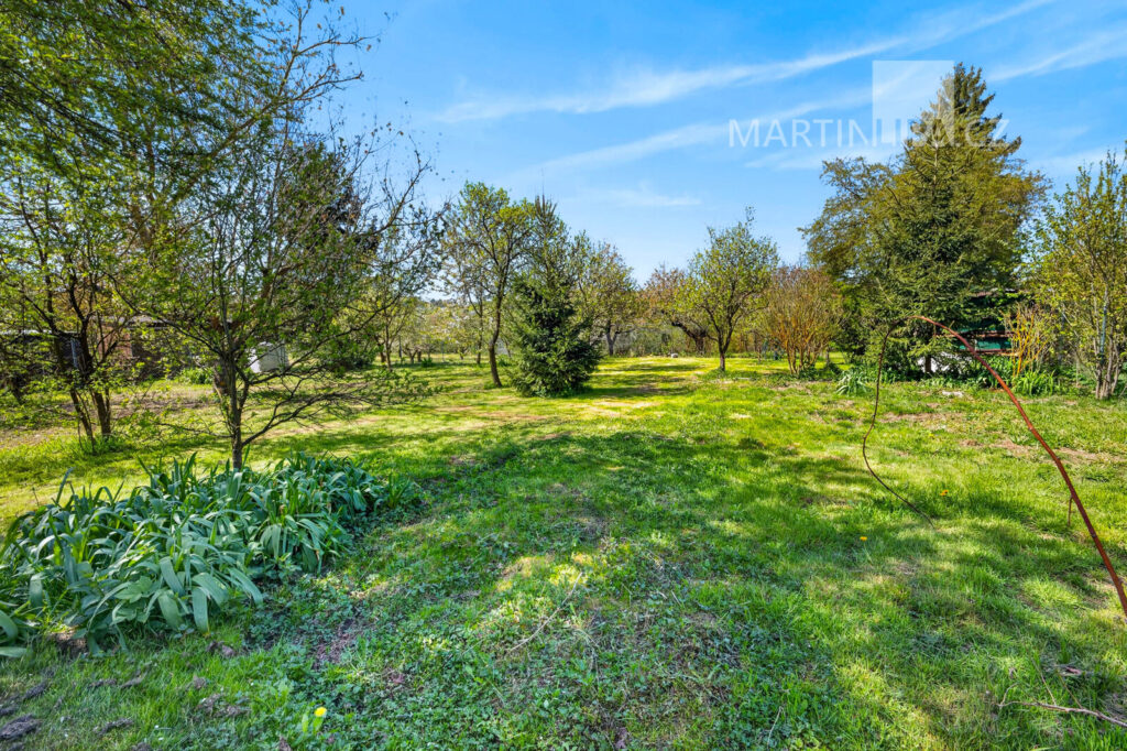 Hostěradice – pozemek 1210m2 73/4, 73/8