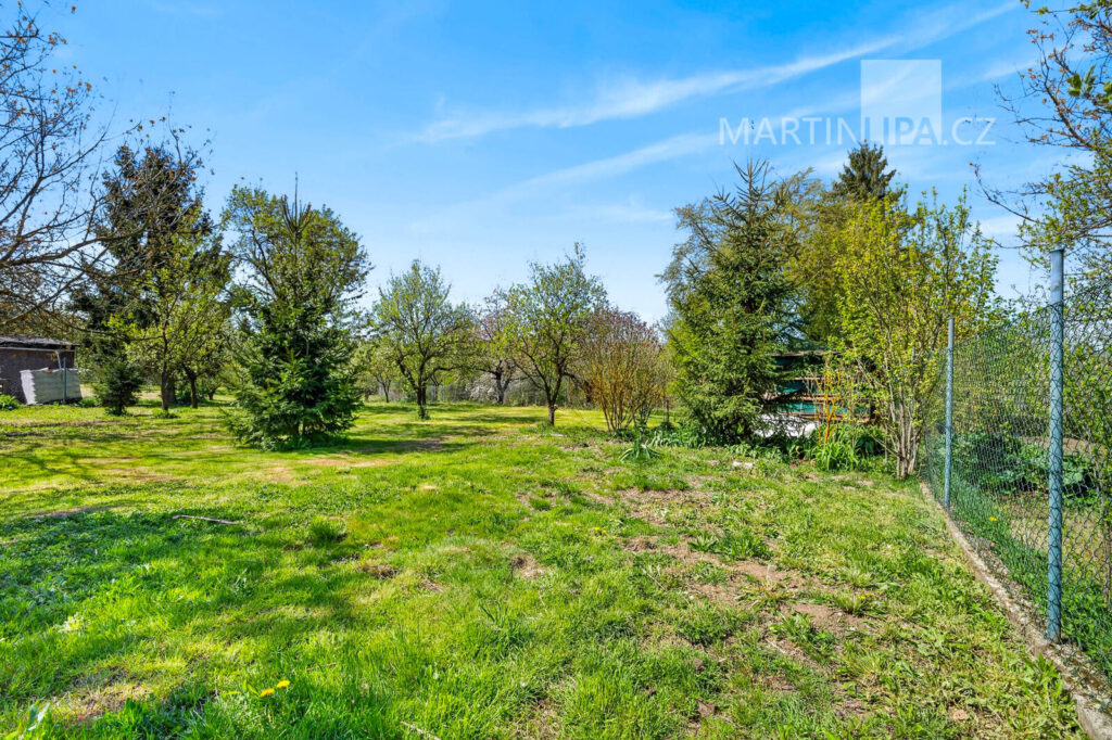 Hostěradice – pozemek 1210m2 73/4, 73/8