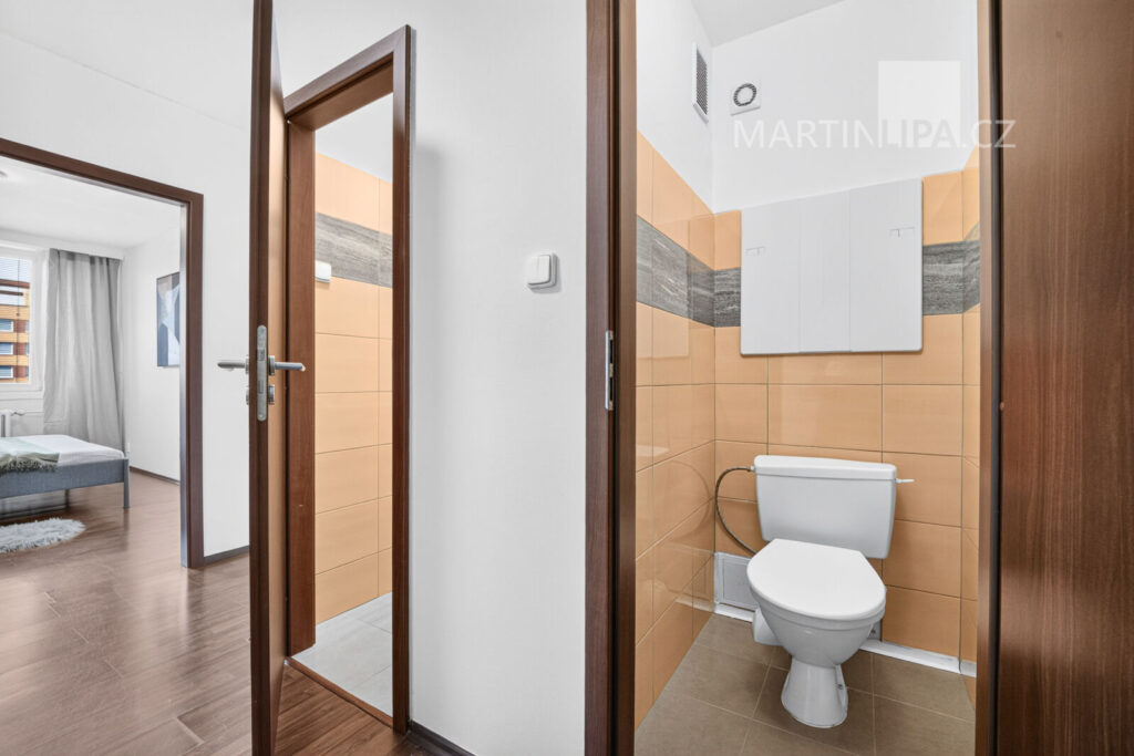 2kk Famfulíkova 1134/12, Praha