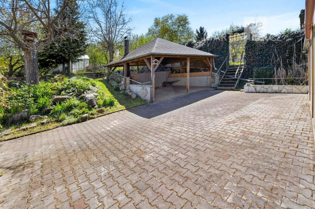 Hostěradice – vícegenerační dům