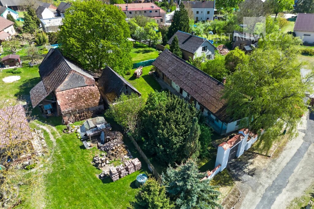 Dolní Stakory – Špýcharový dvorec ke kompletní rekonstrukci