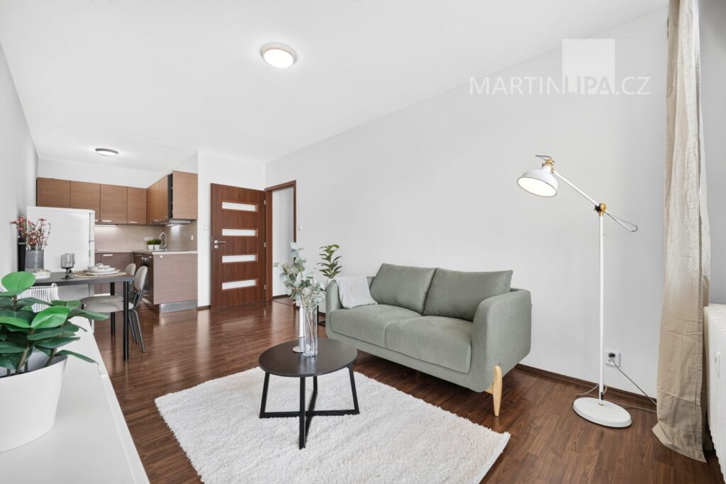 2kk Famfulíkova 1134/12, Praha
