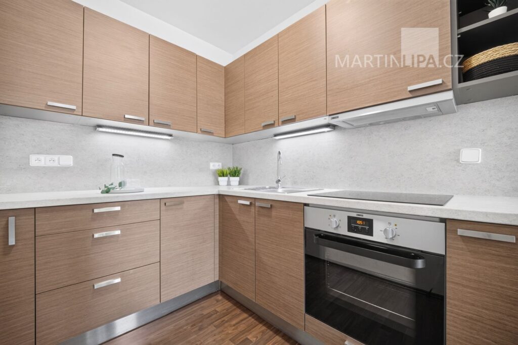 2kk Famfulíkova 1134/12, Praha