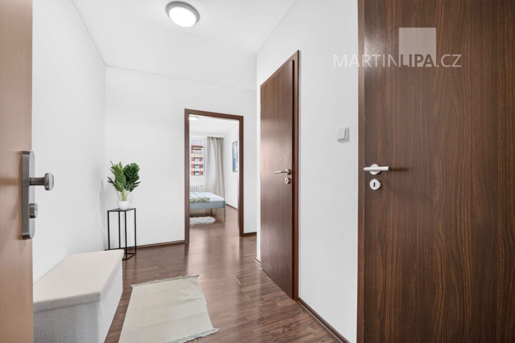 2kk Famfulíkova 1134/12, Praha