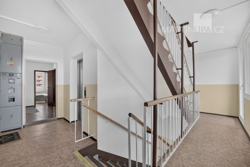 2kk Famfulíkova 1134/12, Praha