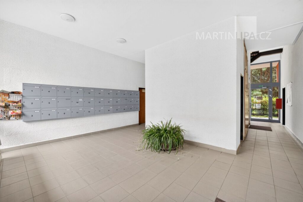 2kk Famfulíkova 1134/12, Praha
