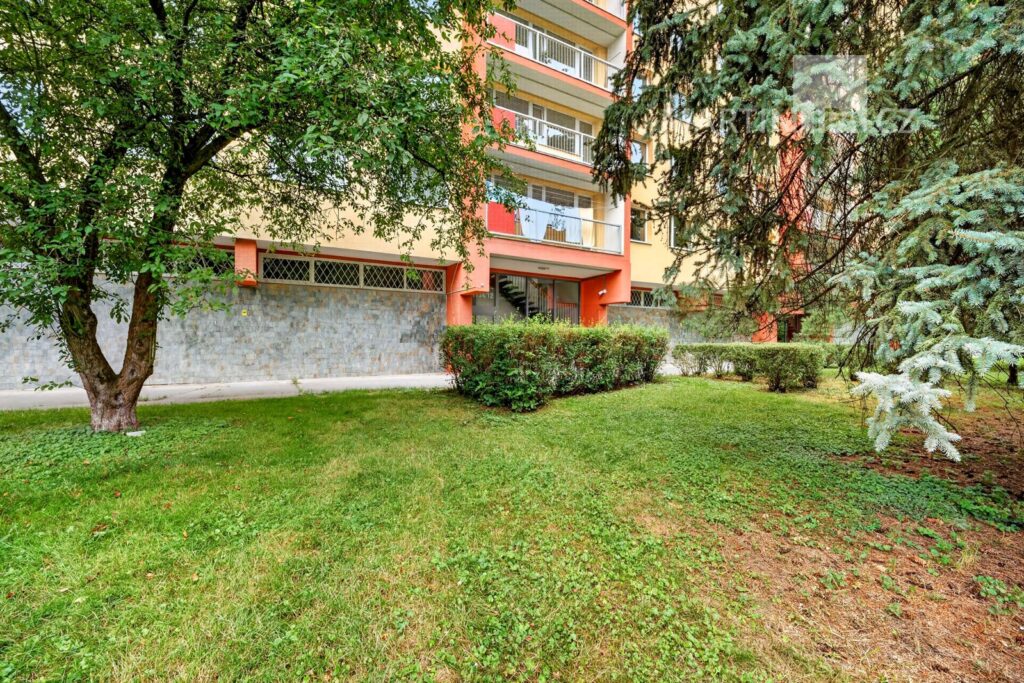 2kk Famfulíkova 1134/12, Praha